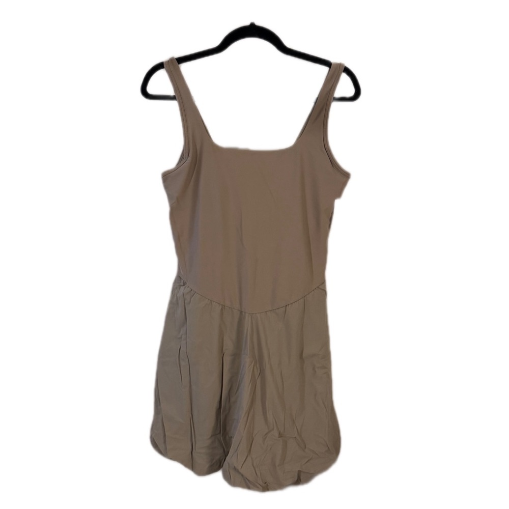 Old Navy Women's Beige bubble skirt with shorts underneath